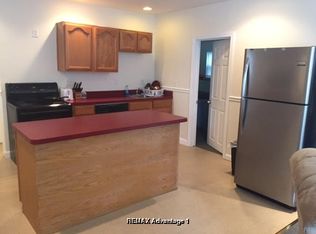 92 Hamilton St APT 1R, Worcester, MA 01604