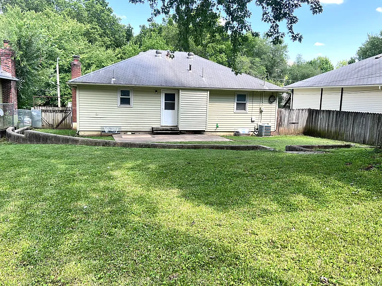 8226 McGee St — Photo 18