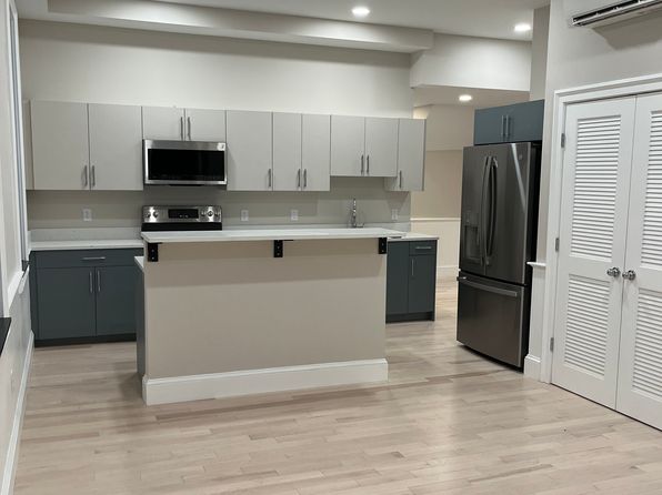 28 Washington St #302