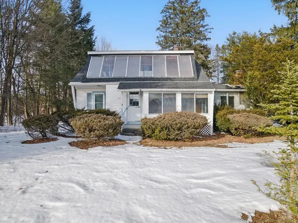 210 E Longmeadow Rd, Hampden, MA 01036