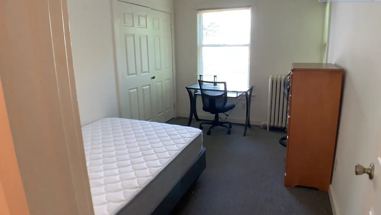 202 Williams Street - 3 — Photo 4