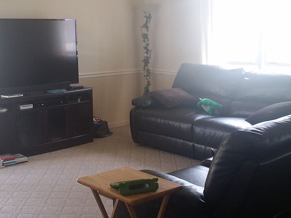 3rd image of 1806 Pembrook Ct