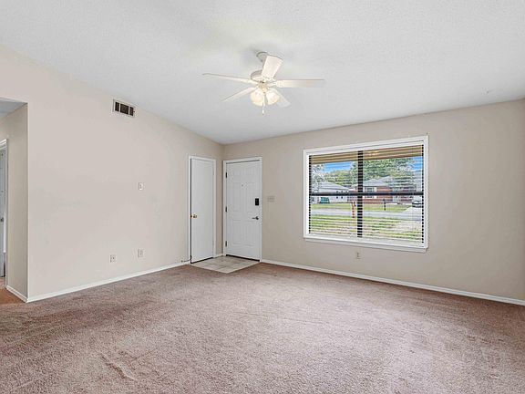 5th image of 122 Green Dr