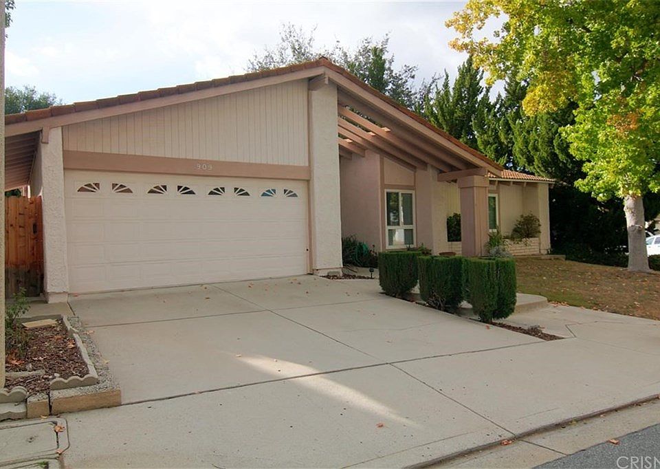 1st image of 909 Brightstone Ct