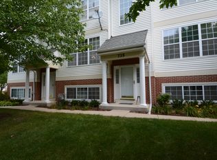 735 Pheasant Trl, Saint Charles, IL 60174