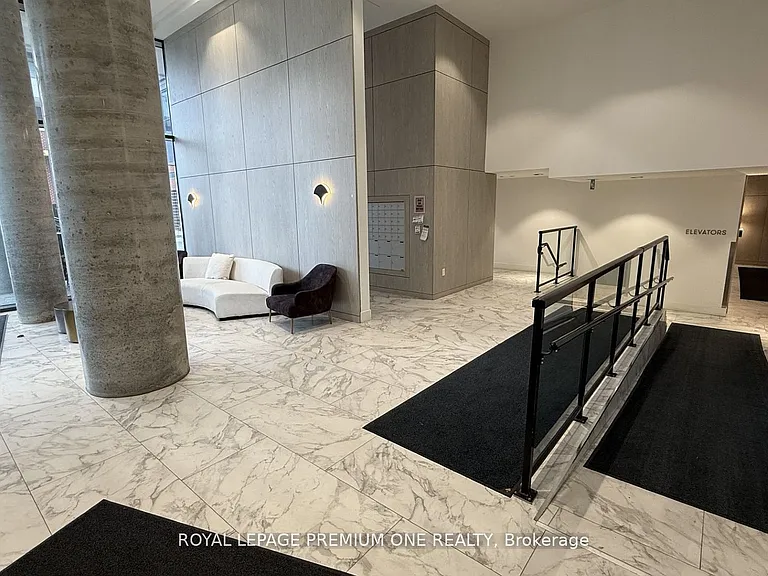 15 Wellington St S #2414 — Photo 34