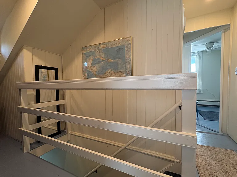 528 Third Beach Rd — Photo 11