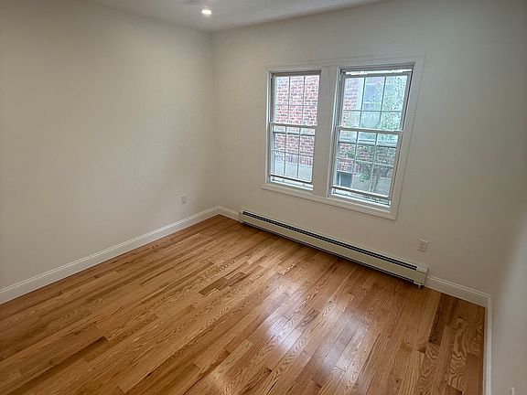 5th image of 628 Midland Ave APT 1