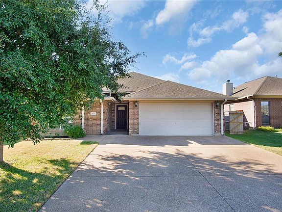 2nd image of 1021 Emerald Dove Ave