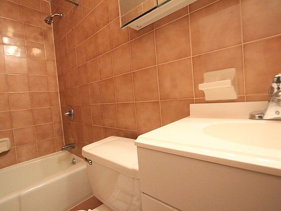 5th image of 121 E 12th St #5H