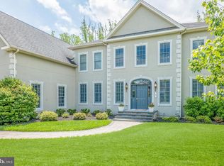 8 Yellow Barn Ct, Baltimore, MD 21208