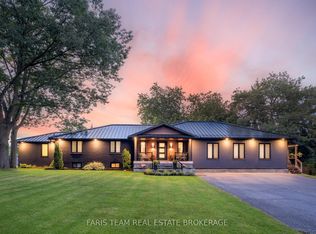 223 A Hickory Ln, Barrie, ON L4N4J9