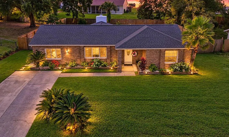 7126 Crooked Lake Trl