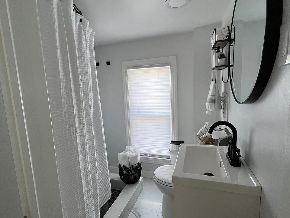 2nd image of 25 Elizabeth St