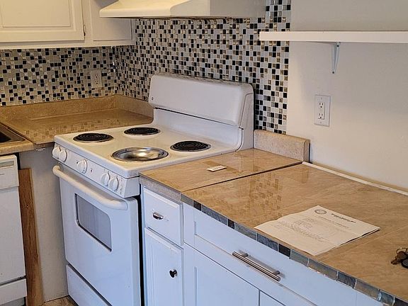 4th image of 233 12th St APT 1B