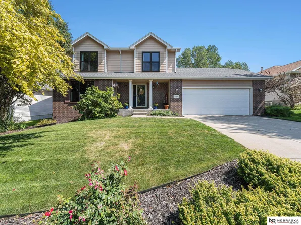 6700 Meursault Dr, Lincoln, NE 68526