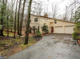 670 Laurel Dr, Boiling Springs, PA 17007