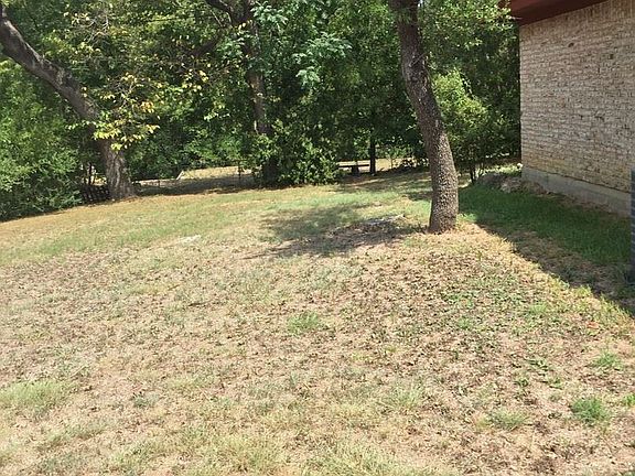 5th image of 1915 Pleasant Ln
