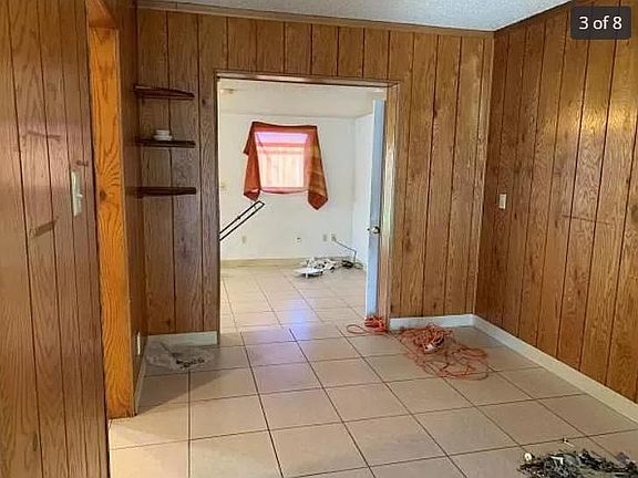 3rd image of 5841 25th Ave
