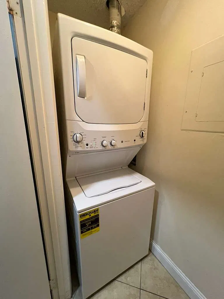 2 bed, 1024 sqft, $2,050 — Photo 4