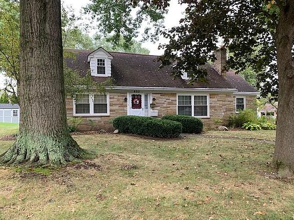 3rd image of 452 Hillcrest Dr