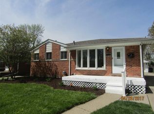 25195 Huron St, Roseville, MI 48066