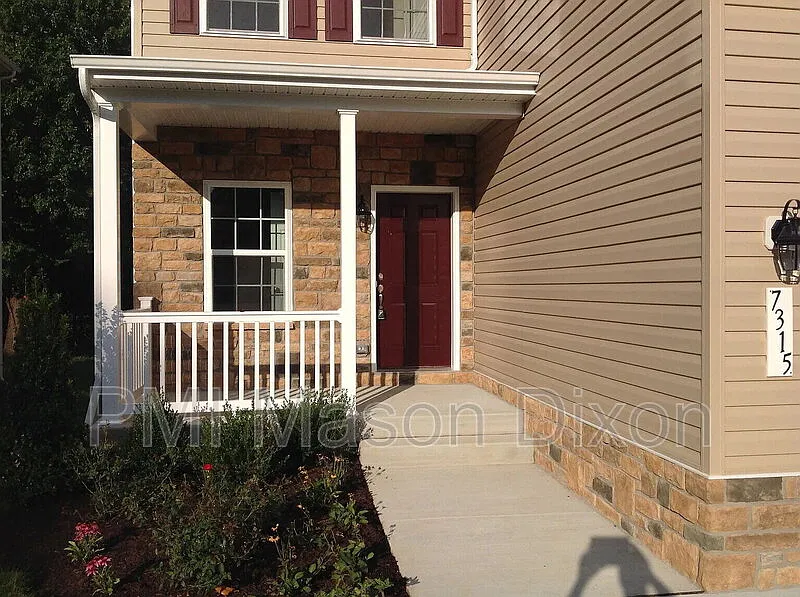 4 bed, 3.5 bath, 2156 sqft, $3,100 — Photo 2