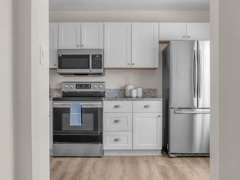 5036 Glenwood Way — Photo 12