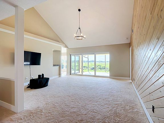 3rd image of 4305 Creekwood Ln