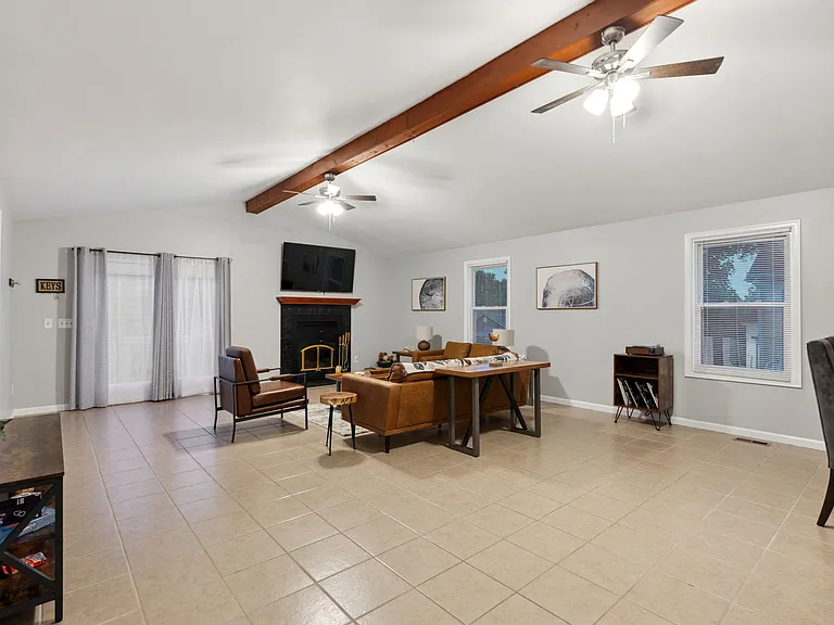 2415 Telegraph Rd — Photo 21