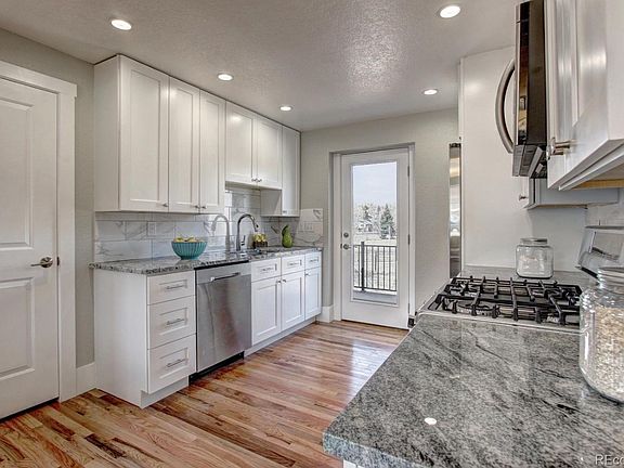 5th image of 1023 Newton St #2