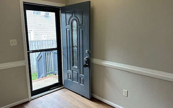 5th image of 701 Kennesaw Ct