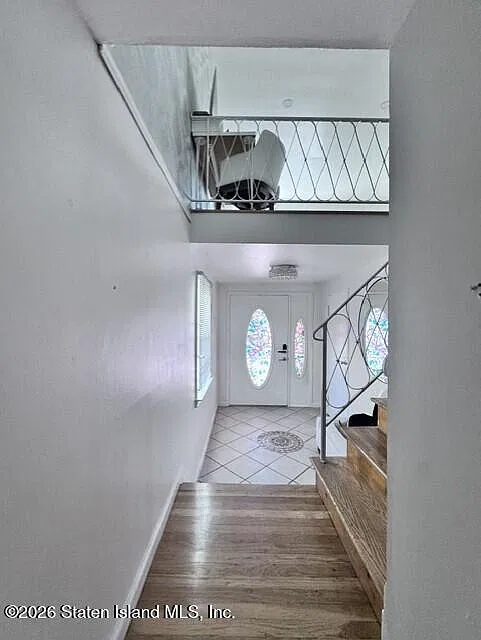 3 bed, 1.5 bath, 2400 sqft, $3,500 — Photo 2