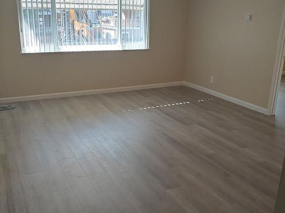 5th image of 391 Curtner Ave APT E