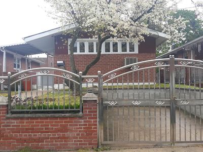 409 Howe Ave, Bronx, NY, 10473