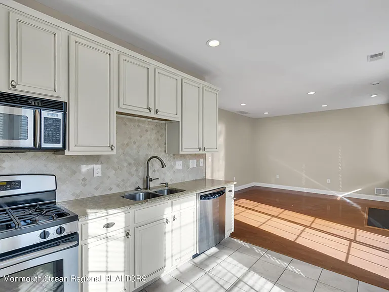 143 Shinnecock Dr — Photo 13
