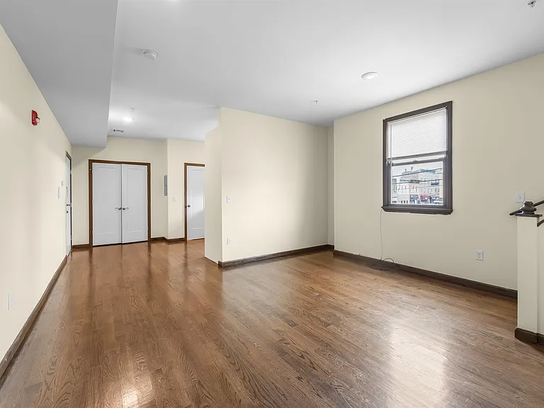 342 Broadway — Photo 6