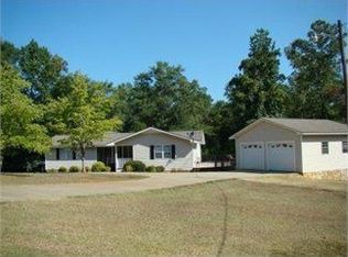 53 Lakeview Dr, Wedowee, AL 36278