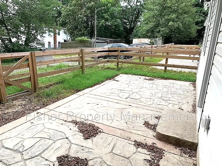 1415 Spotsylvania St — Photo 15