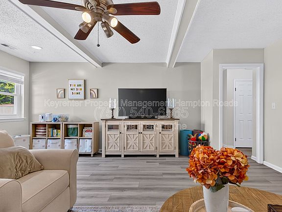 5th image of 1700 Star Lake Dr