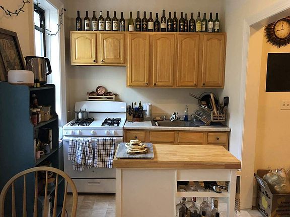 2nd image of 2835 41st St APT B2