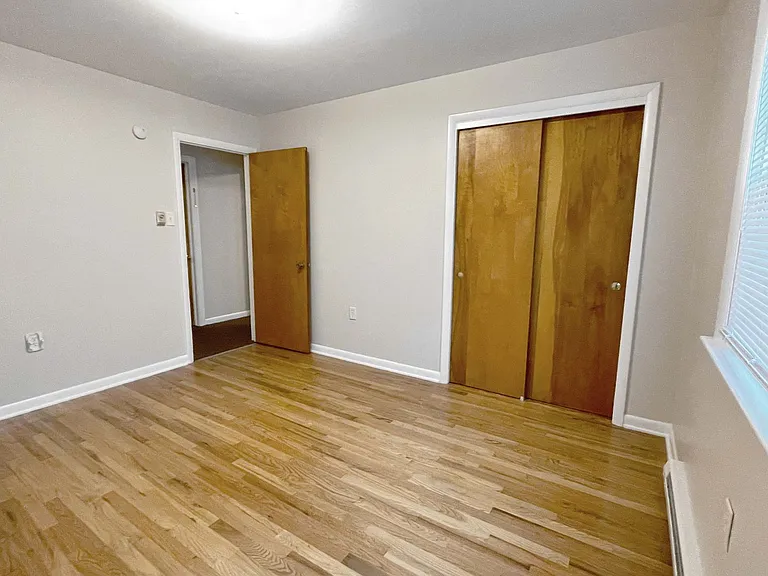 414 S Market St — Photo 10