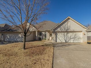 6240 W Milliken Bnd, Fayetteville, AR 72704