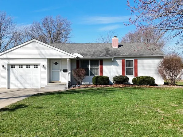 1019 N Sangamon Ave, Gibson City, IL 60936