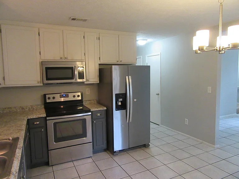 1113 Arthur Ave — Photo 9
