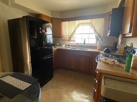 2nd image of 848 Anaconda Ave