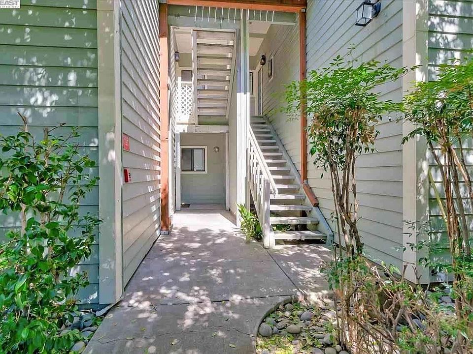 1st image of 37168 Meadowbrook Cmn APT 102