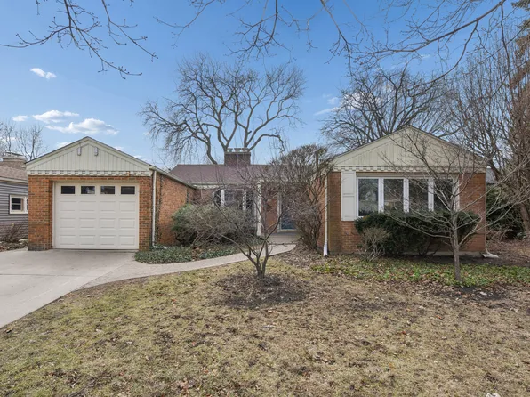 1736 Keeney St, Evanston, IL 60202