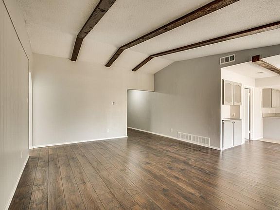 3rd image of 3305 Lariat Ln