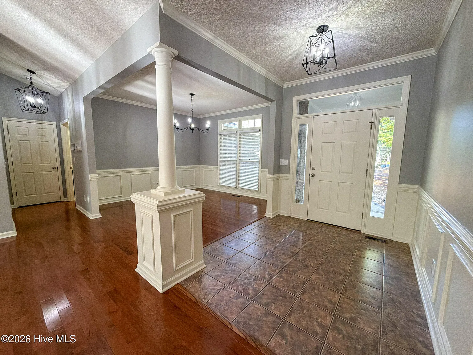 3 bed, 2.0 bath, $2,500 — Photo 2
